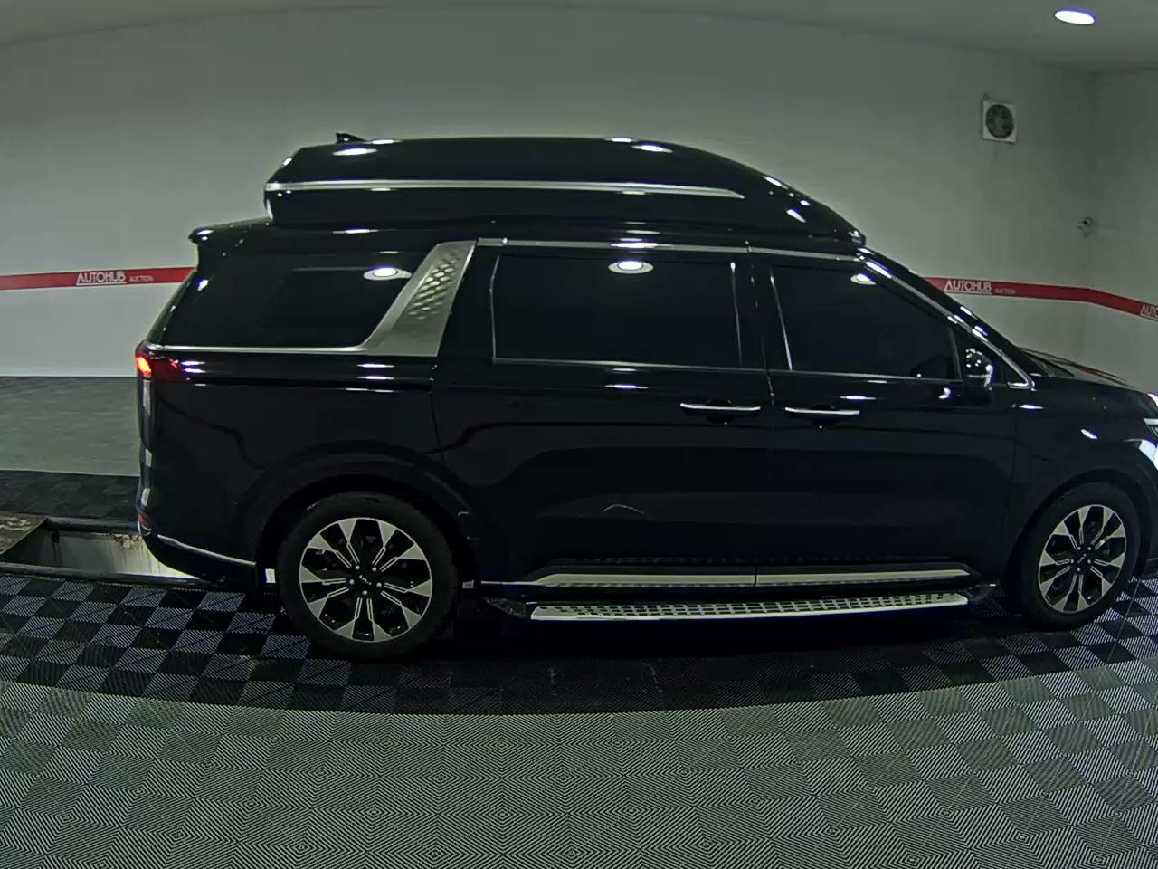 2023 - kia carnival