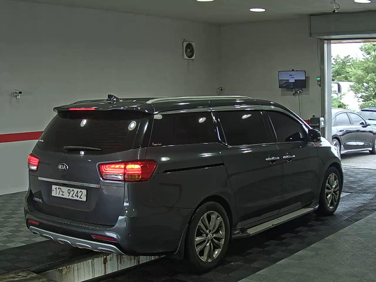 2016 - kia carnival