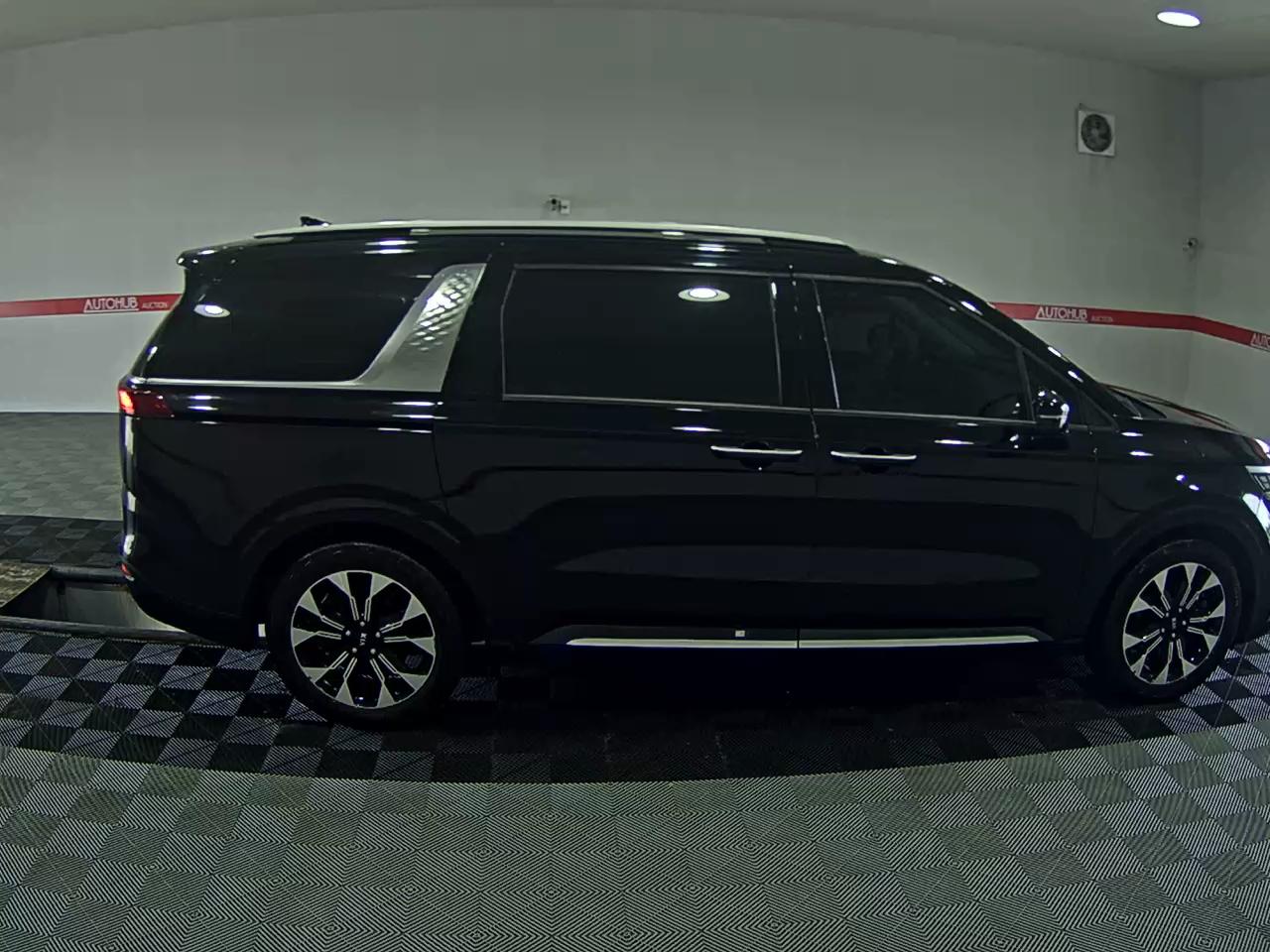 2021 - kia carnival