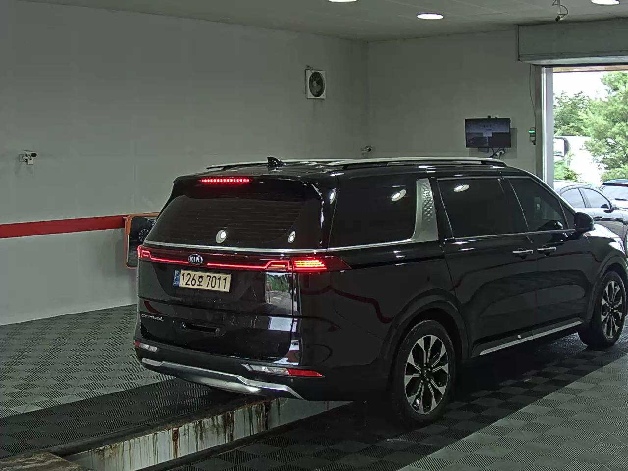 2021 - kia carnival