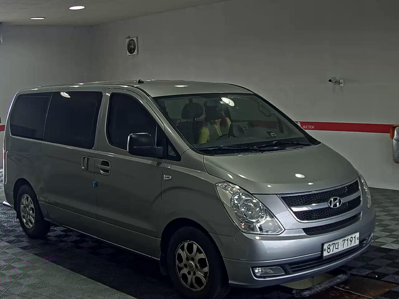 2014 - hyundai grand starex