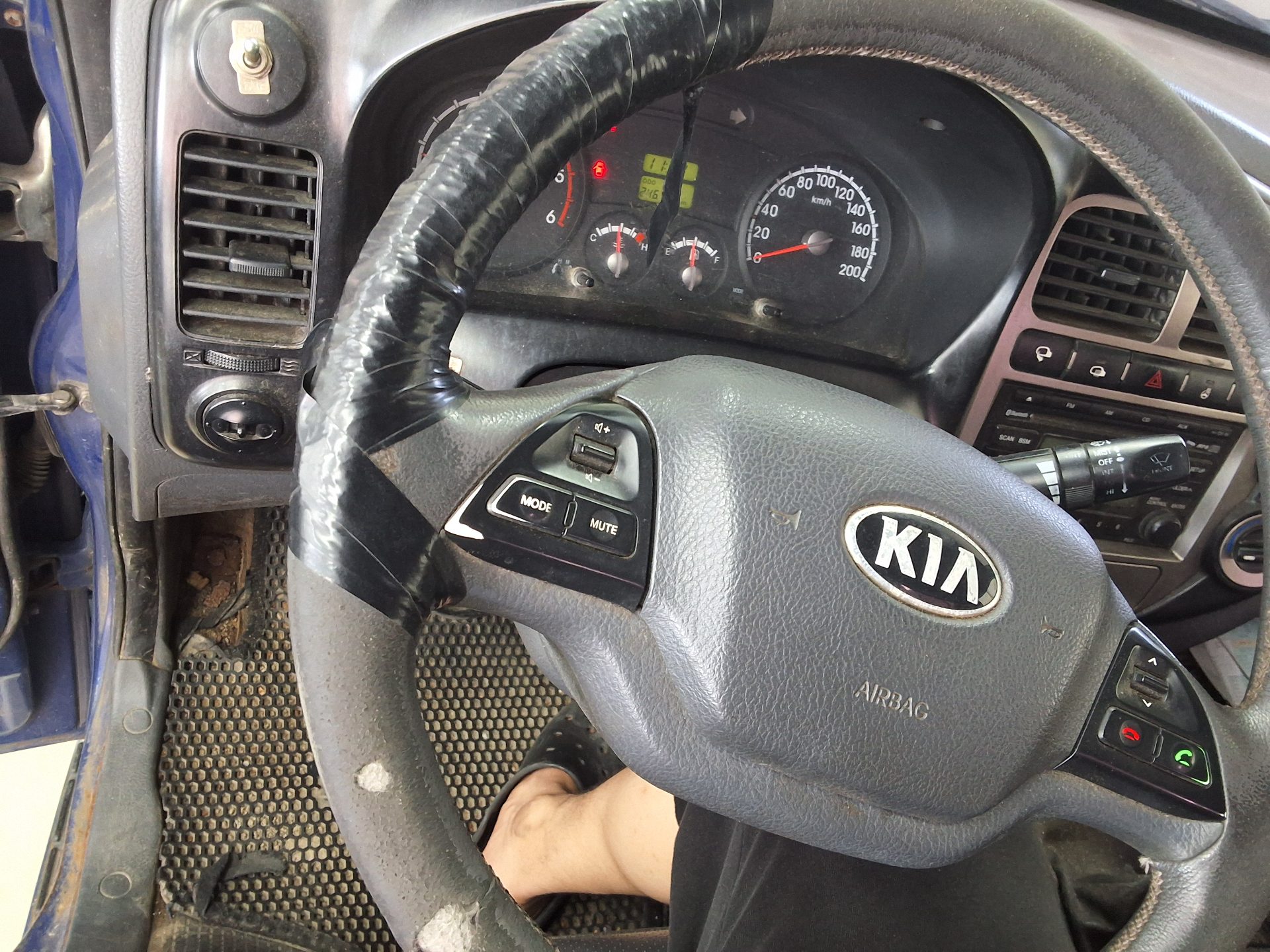 2013 - kia bongo