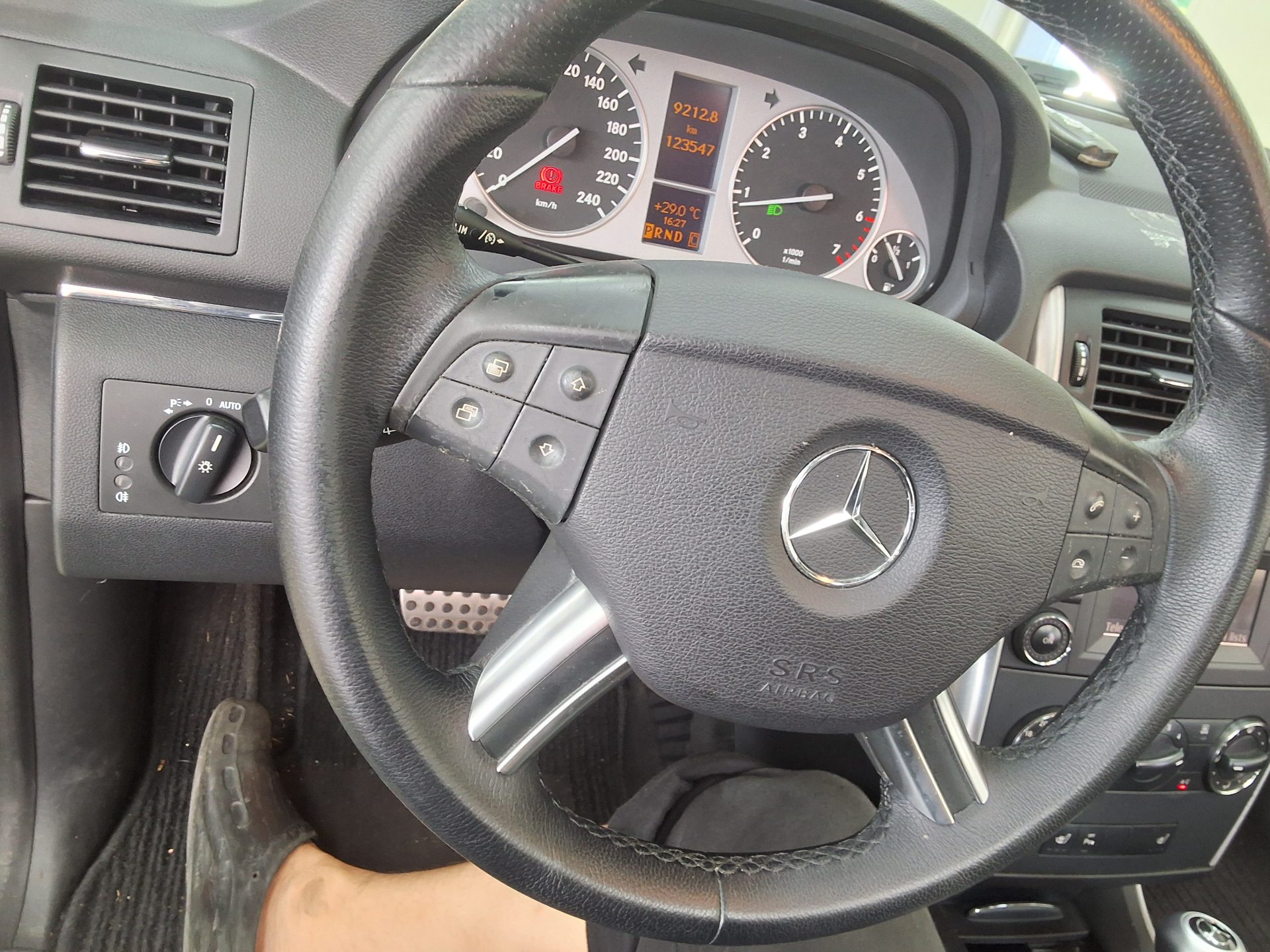 2011 - mercedes-benz b200