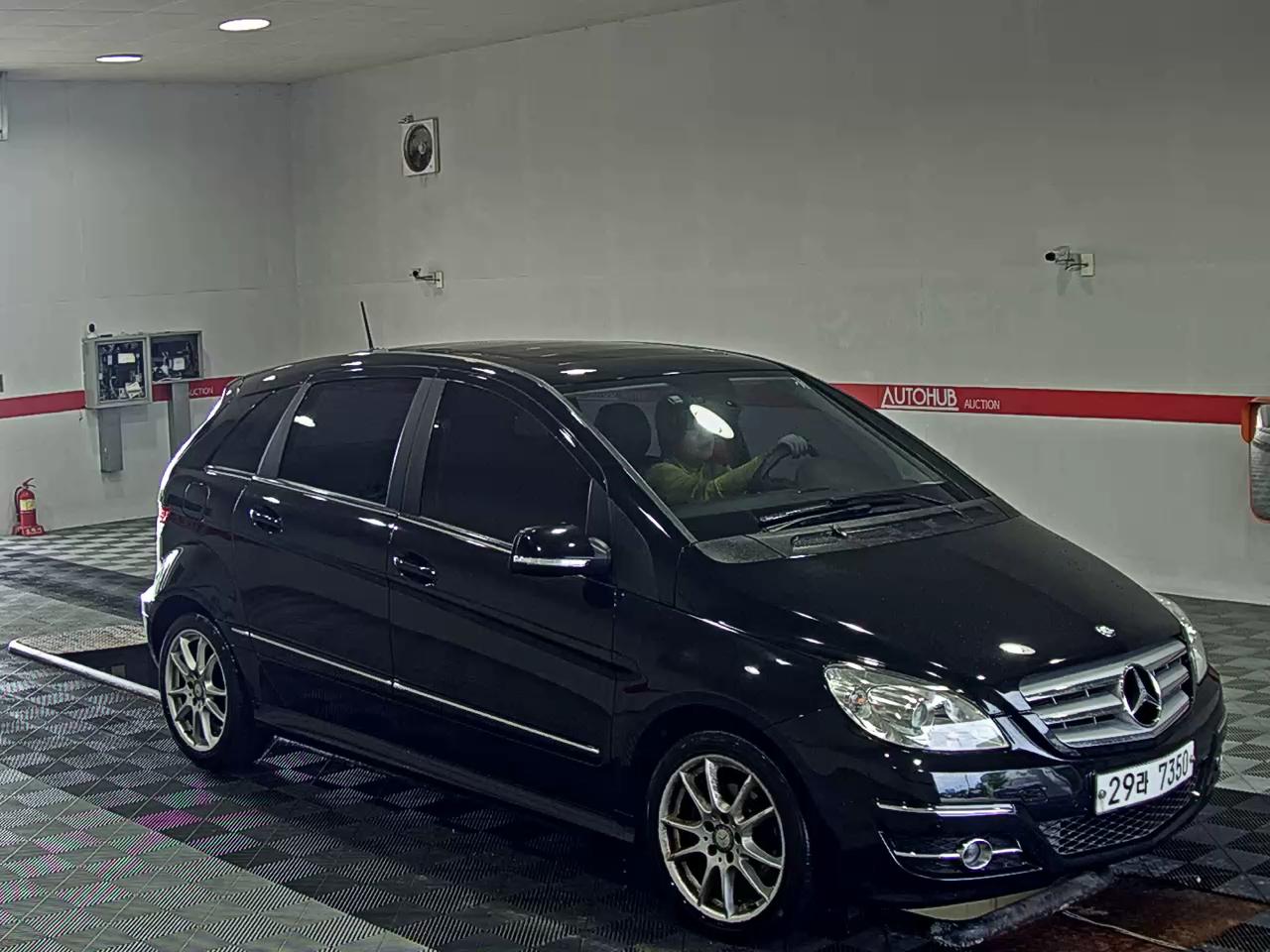 2011 - mercedes-benz b200