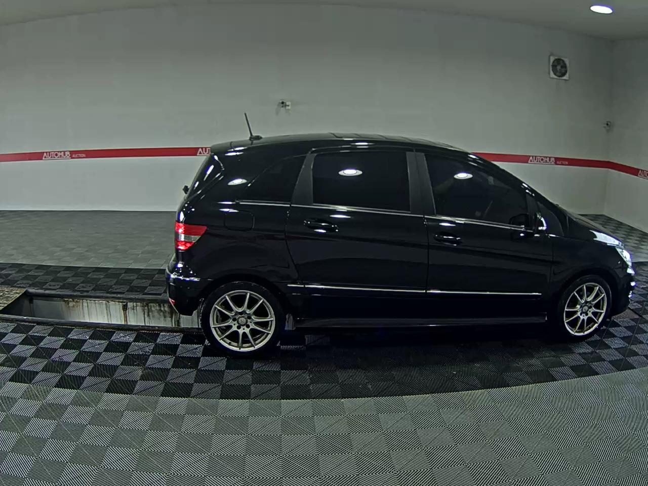 2011 - mercedes-benz b200