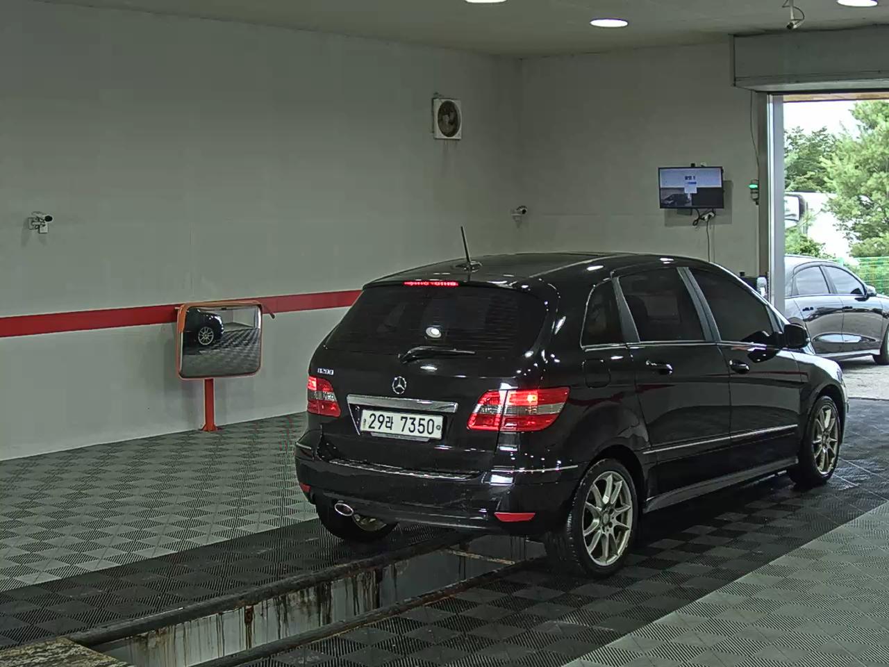 2011 - mercedes-benz b200