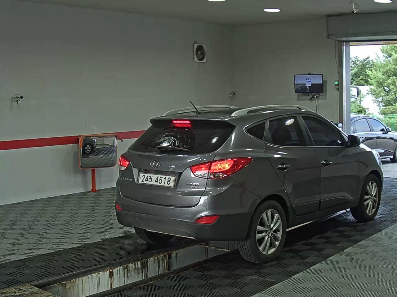 2012 - hyundai tucson