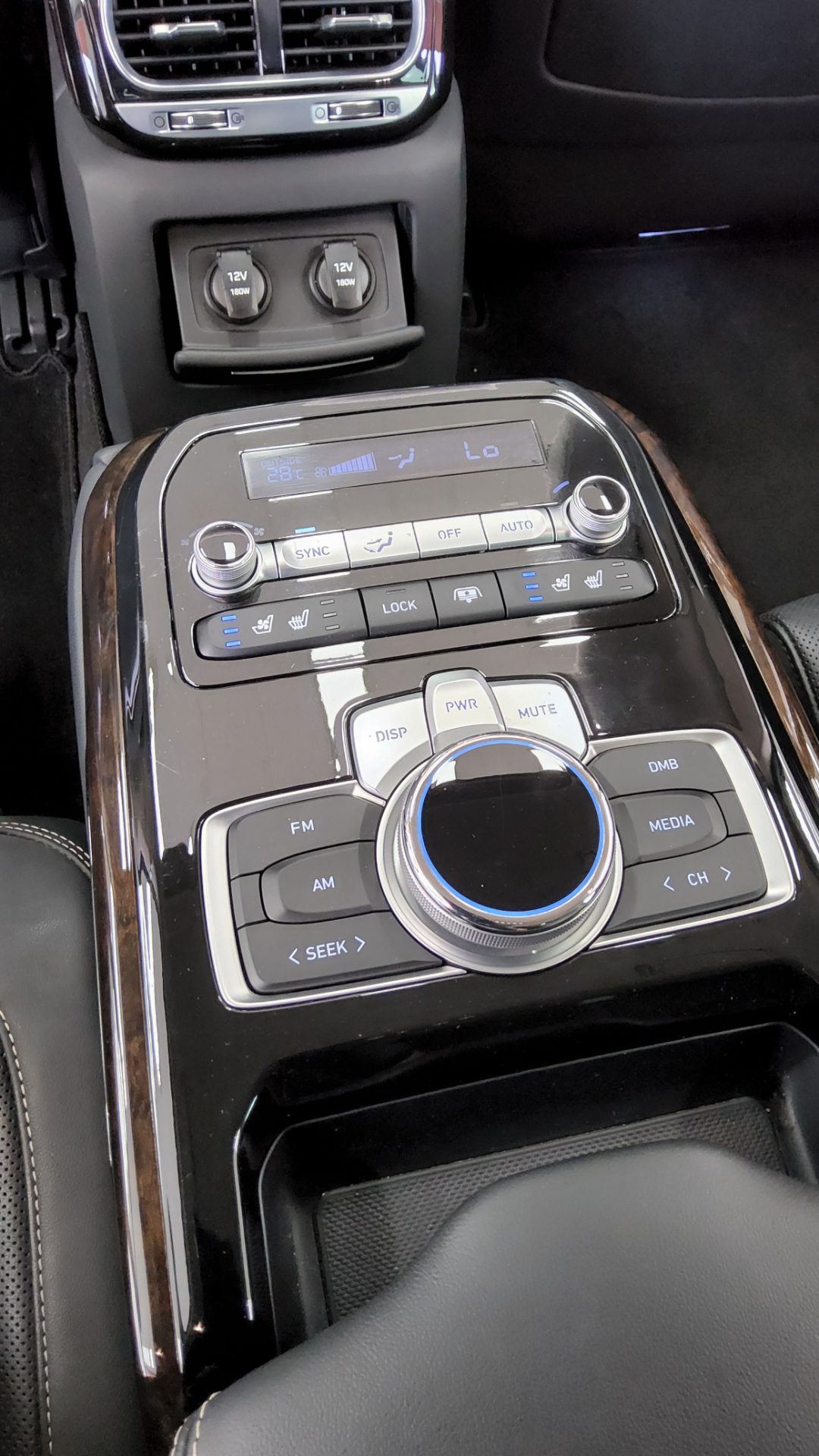 2019 - genesis g90