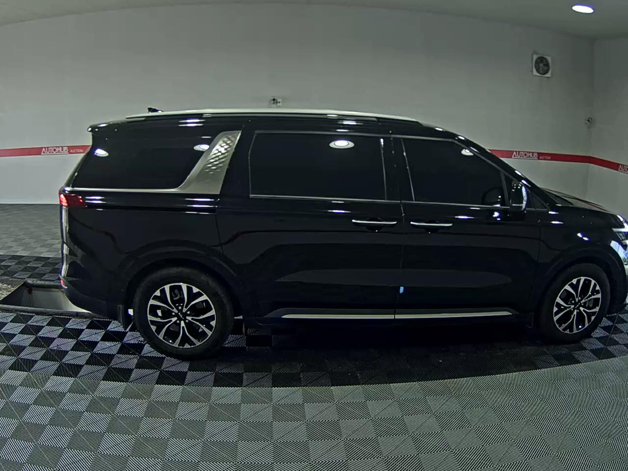 2023 - kia carnival