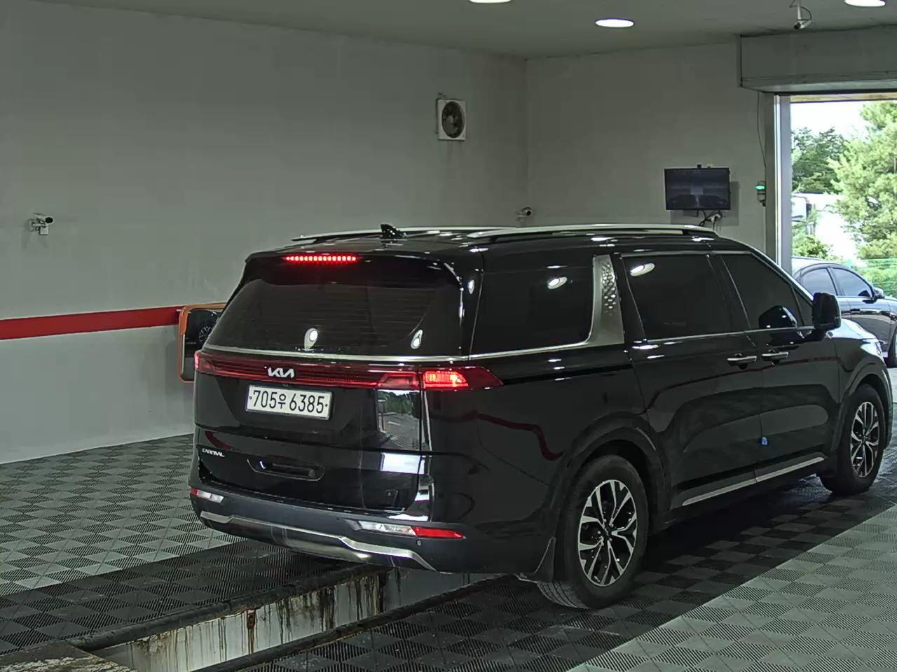 2023 - kia carnival