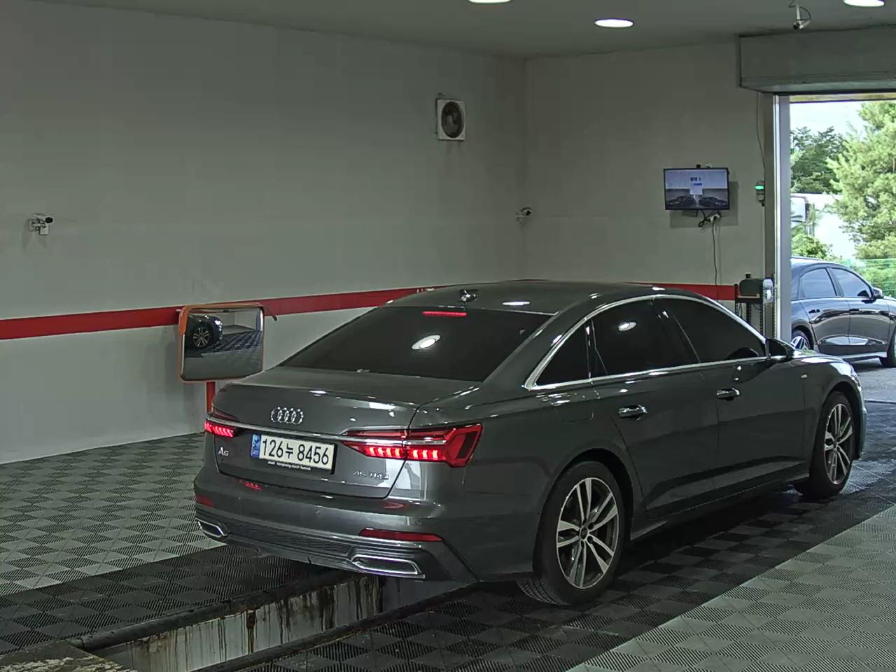 Audi A6 2023 — صورة 13