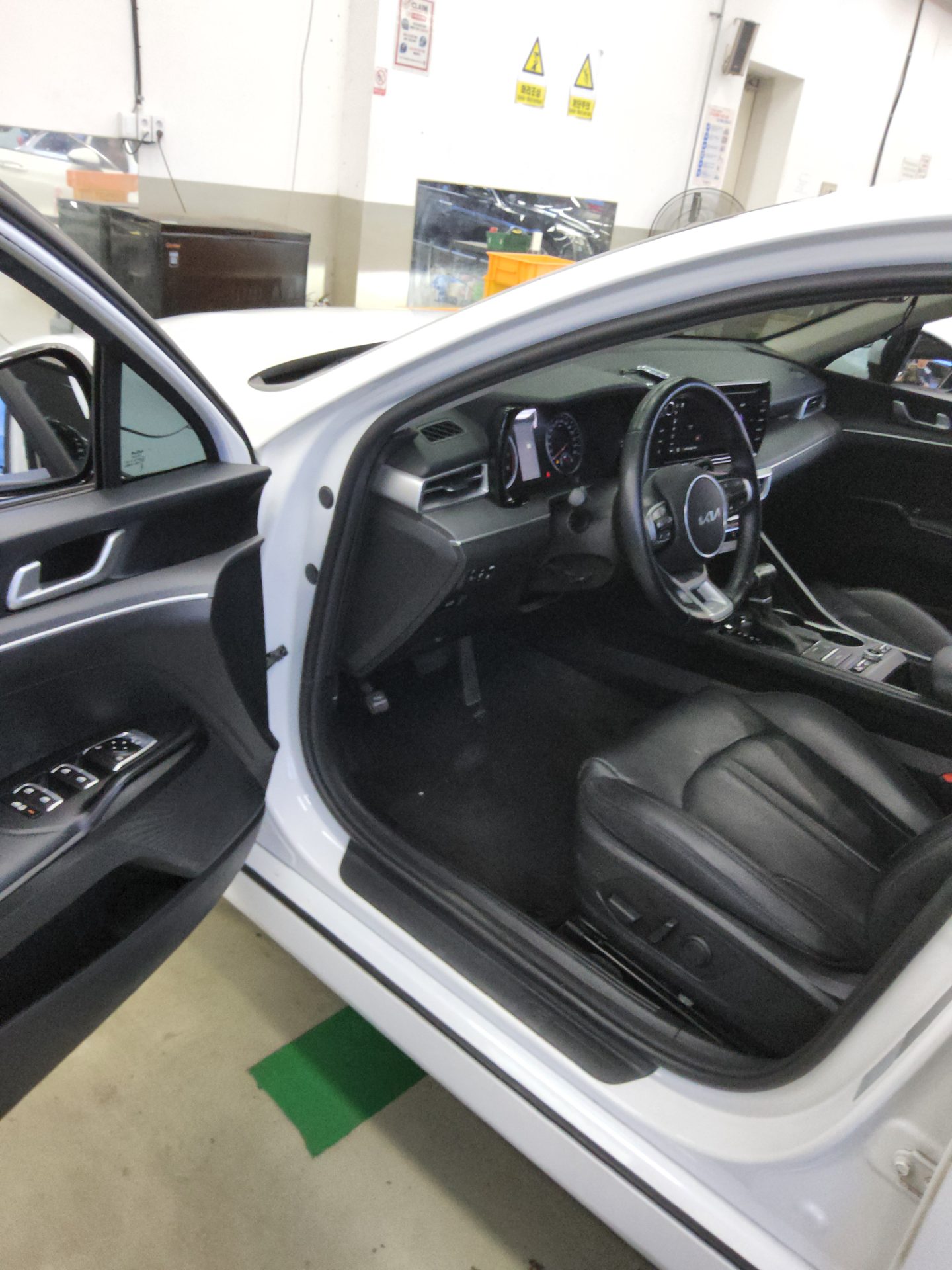 2023 - kia k5