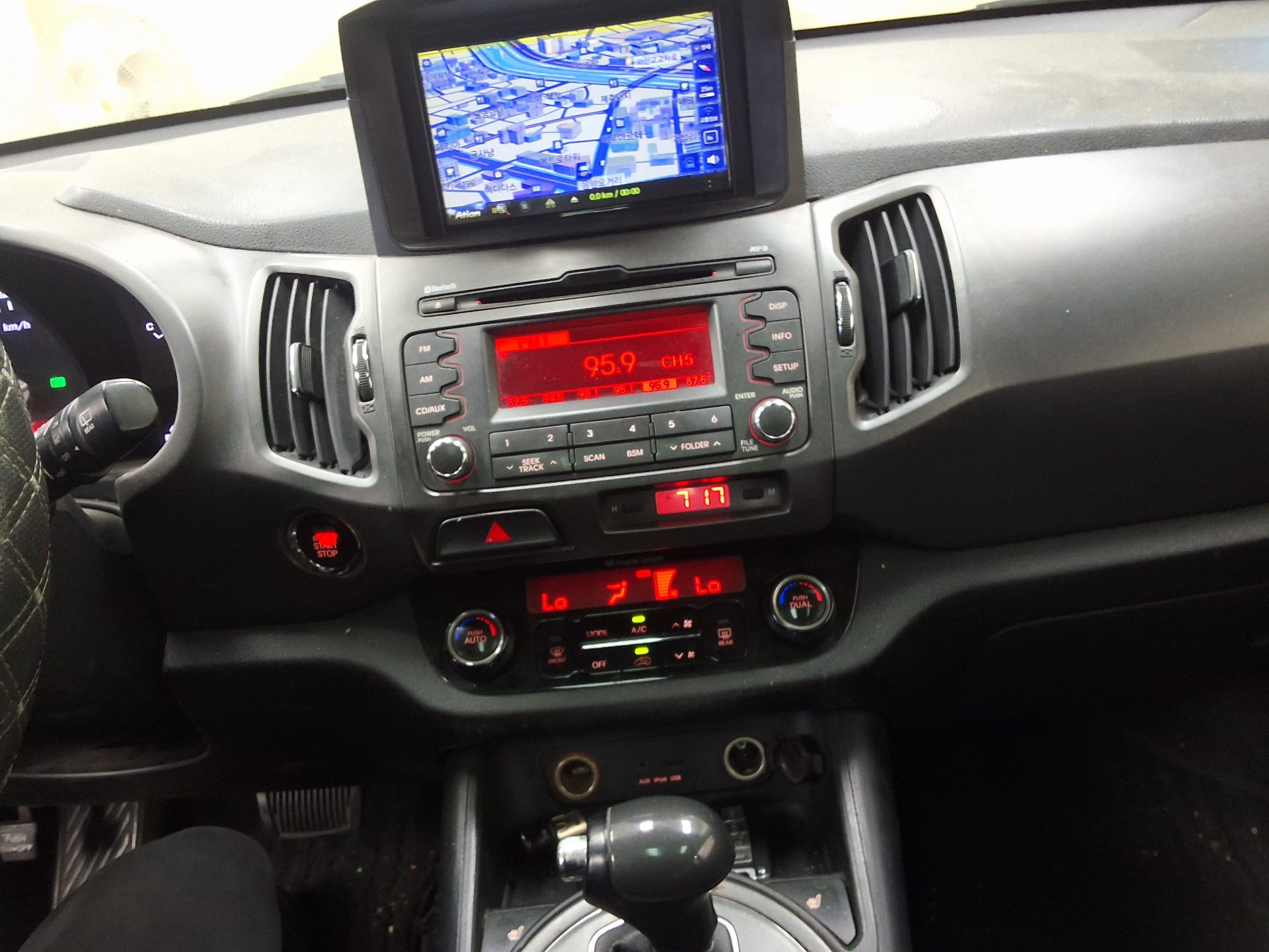 2012 - kia sportage