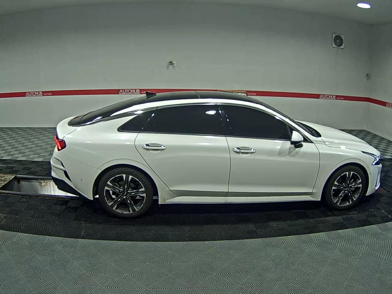2022 - kia k5