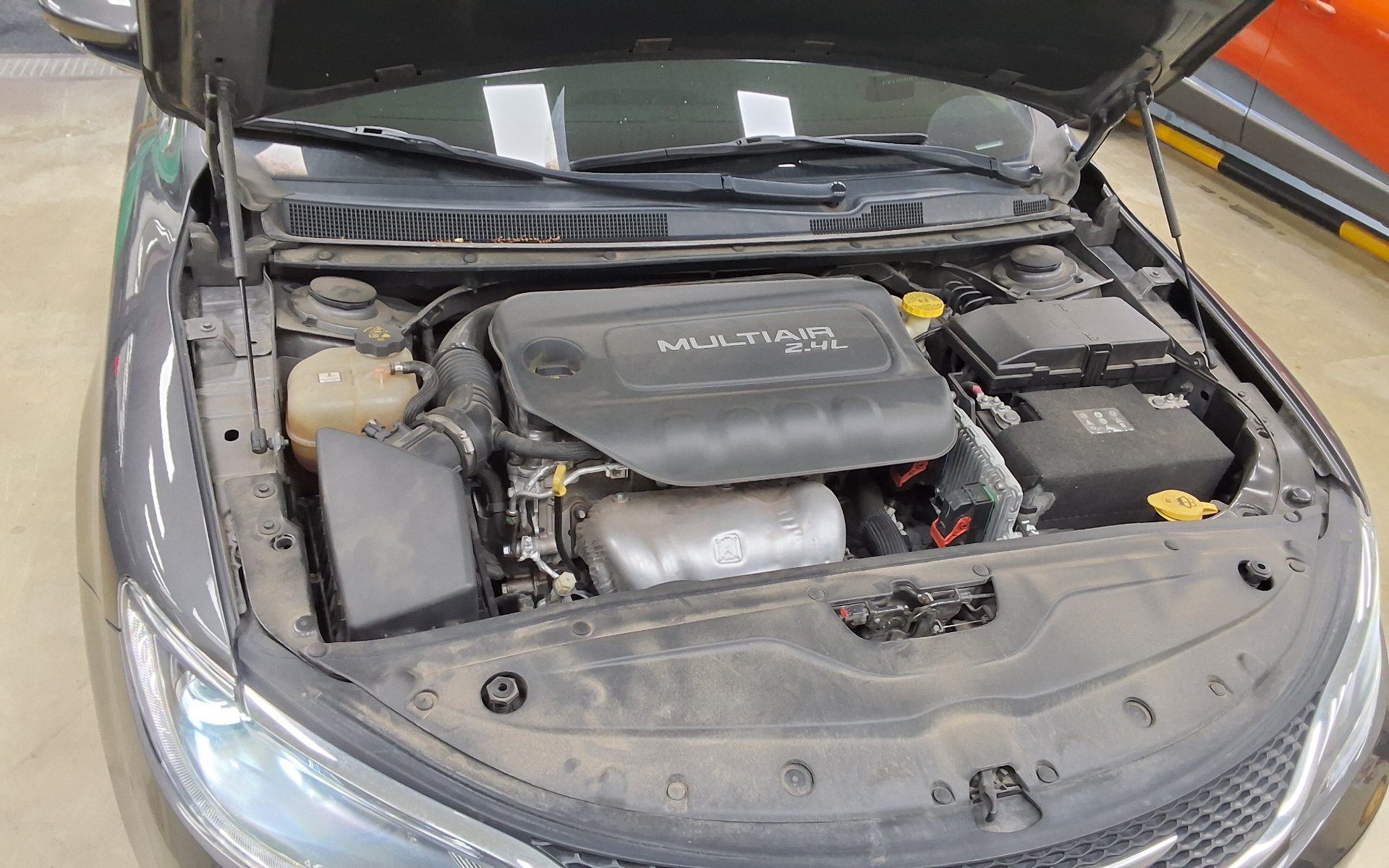 2015 - chrysler chrysler 200