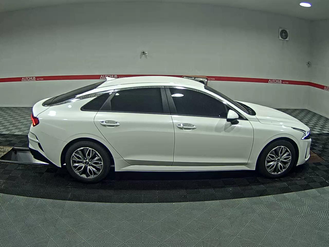 2022 - kia k5