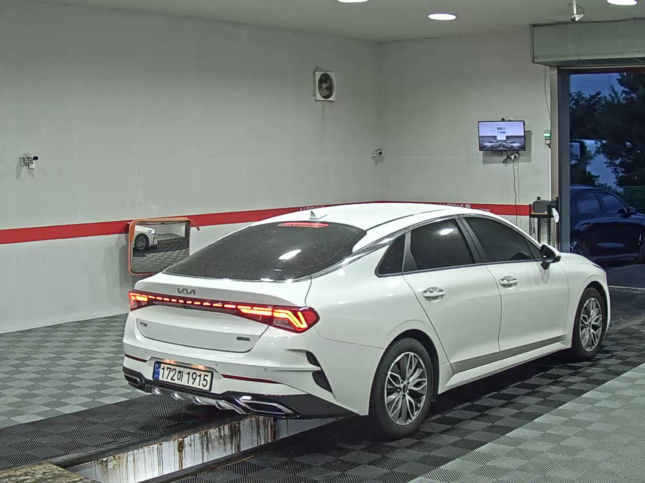 2022 - kia k5