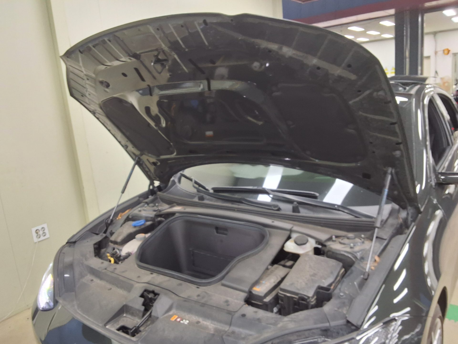 2023 - hyundai ioniq