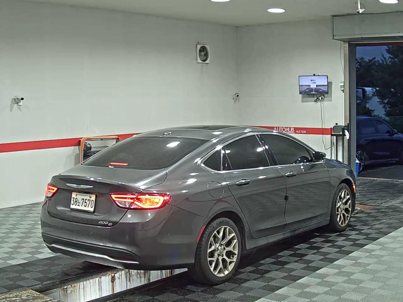 2015 - chrysler chrysler 200