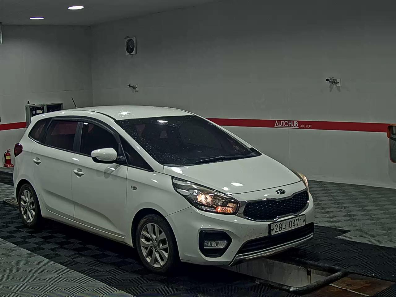2017 - kia carens