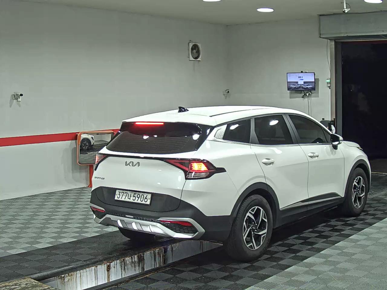 2023 - kia sportage