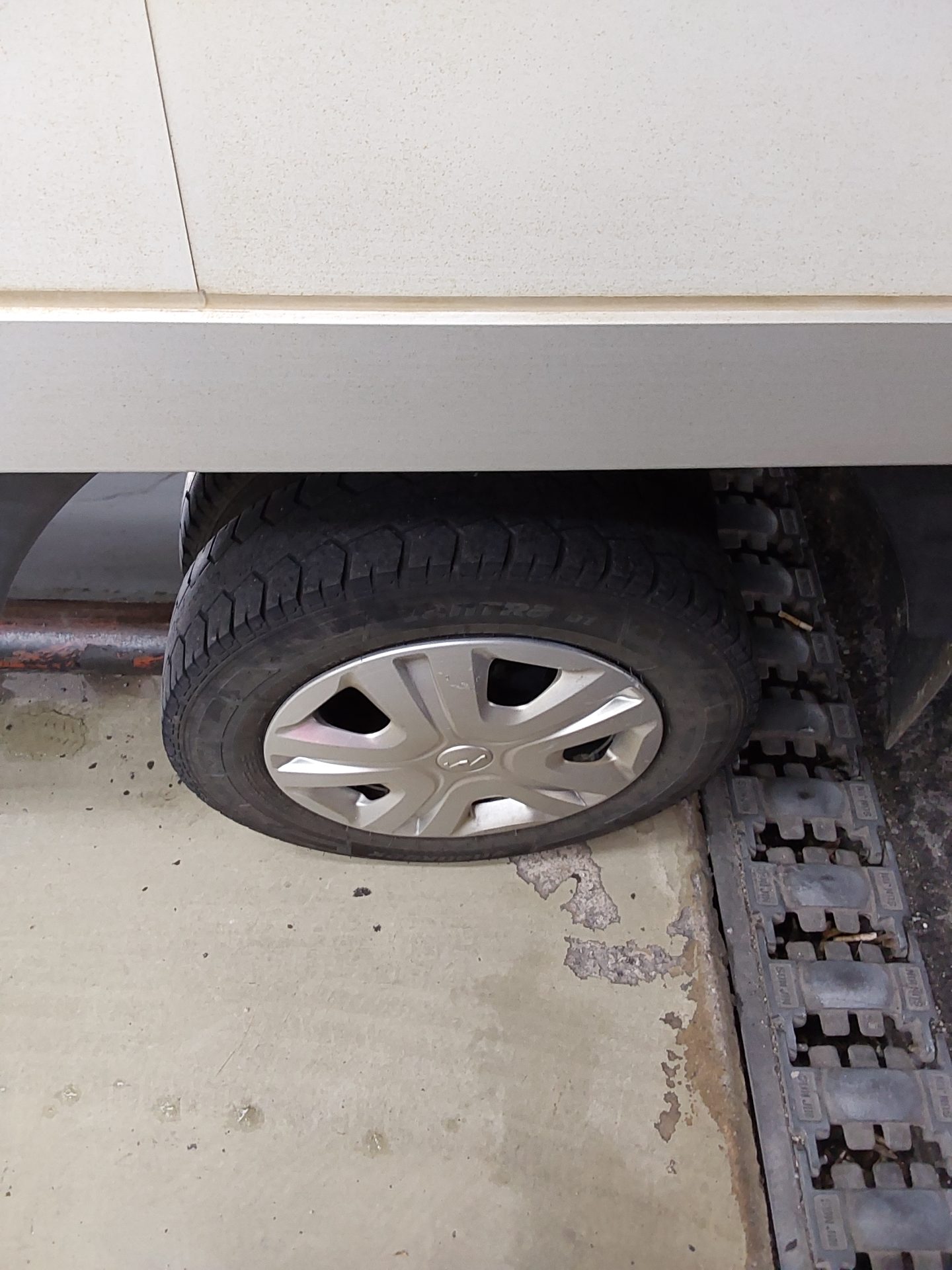 2025 - kia truck