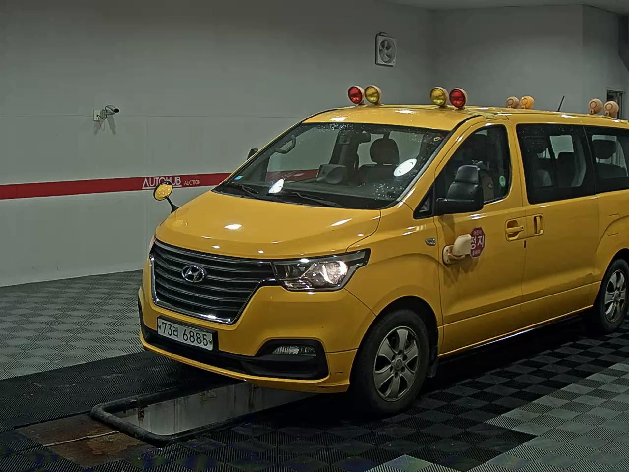 2019 - hyundai grand starex