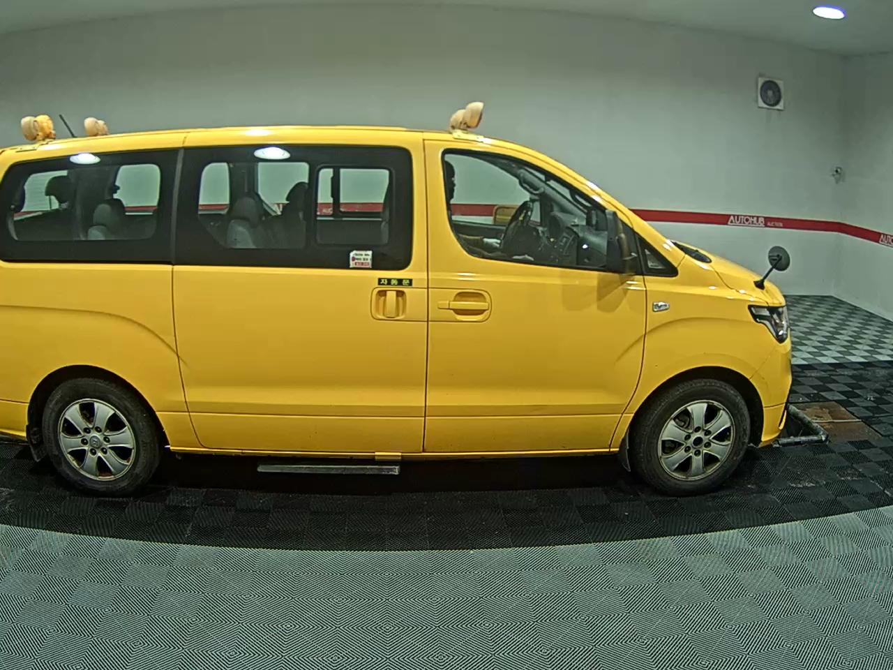 2019 - hyundai grand starex