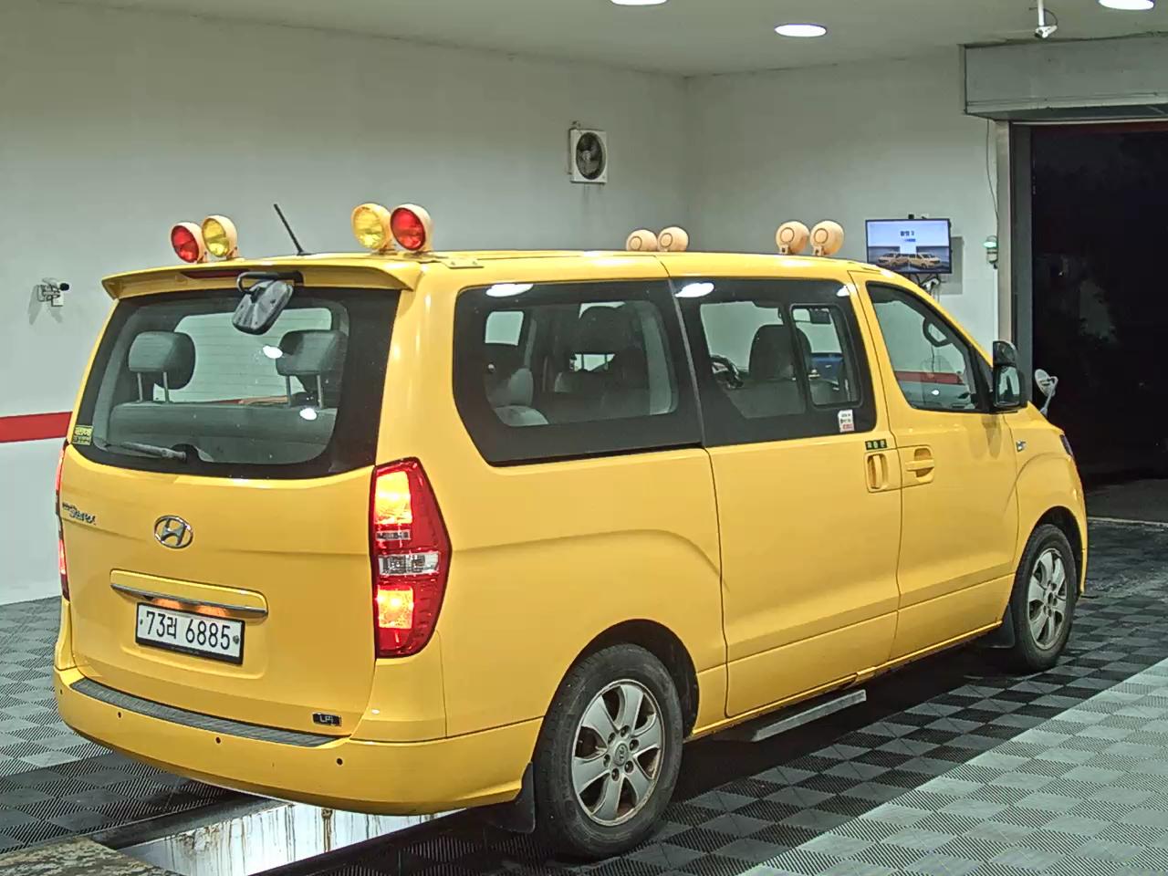 2019 - hyundai grand starex