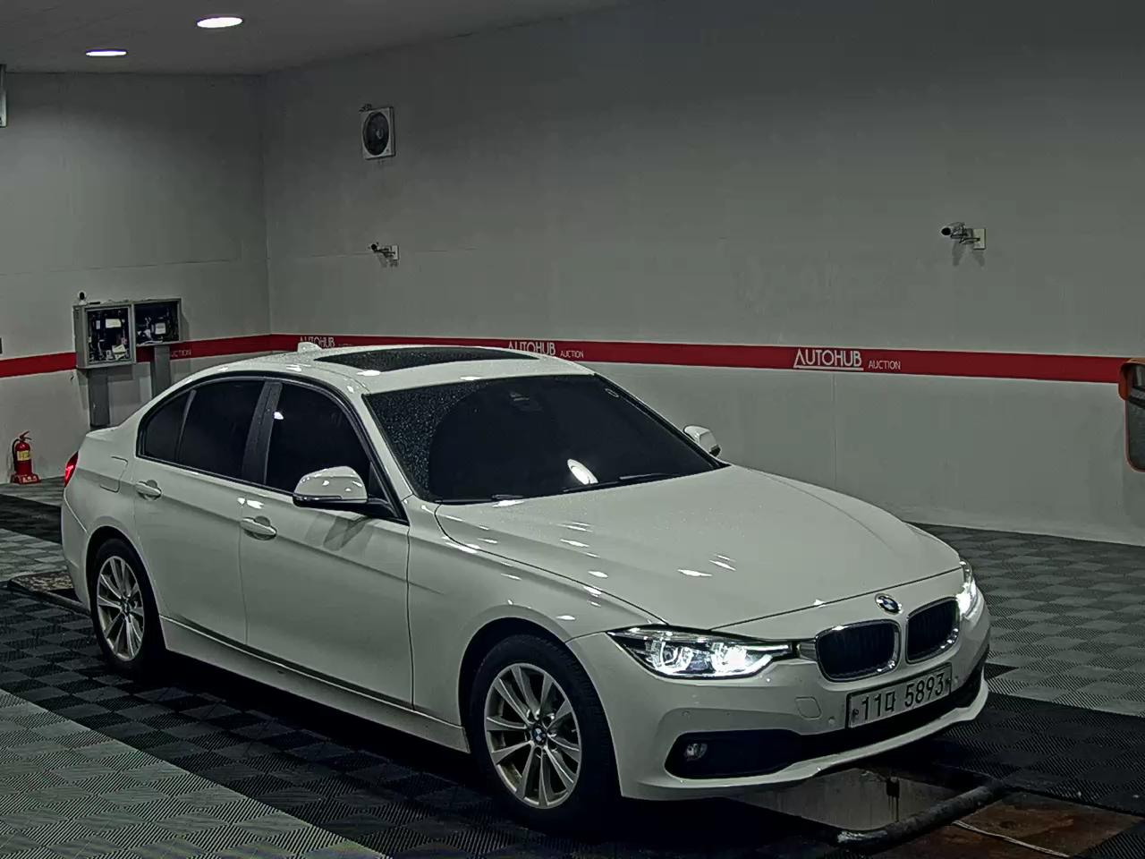 بي إم دبليو 3 Series (6Th Gen) 320D 2017 320d