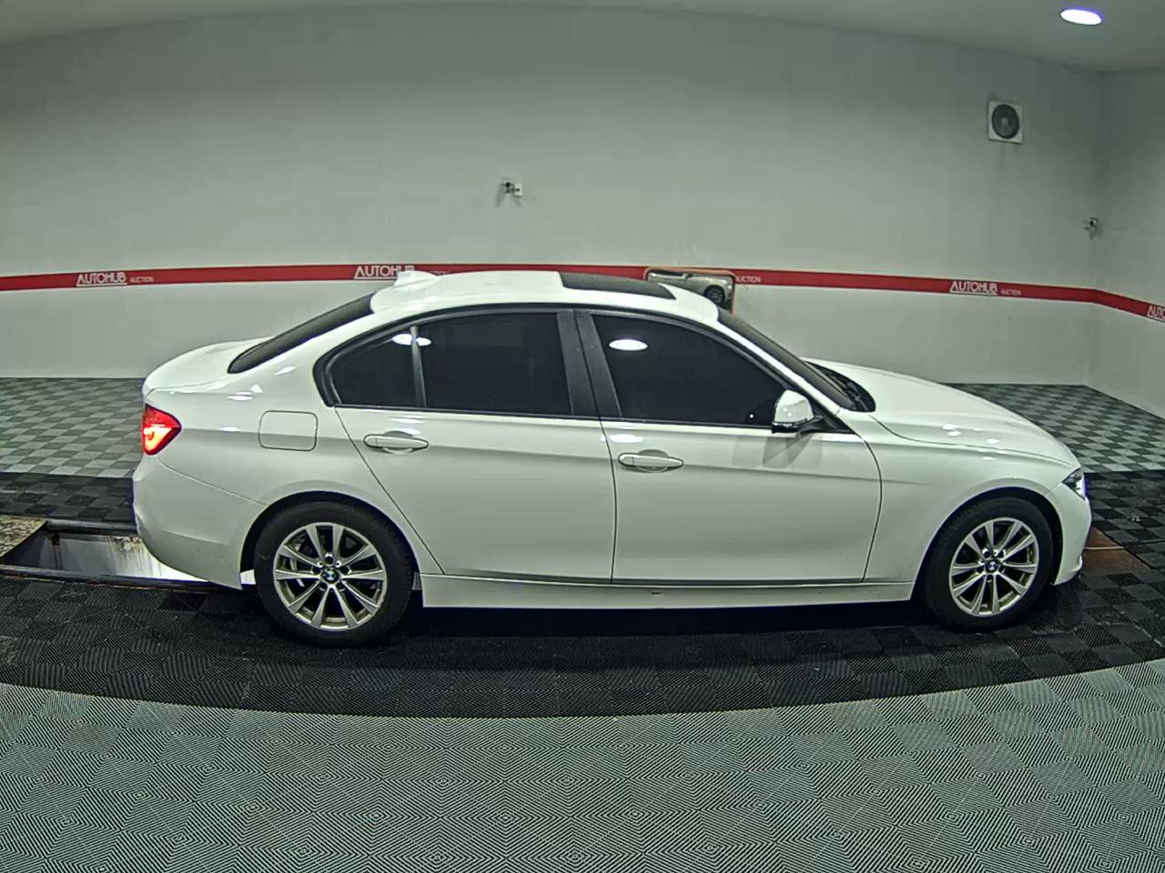 بي إم دبليو 3 Series (6Th Gen) 320D 2017 320d