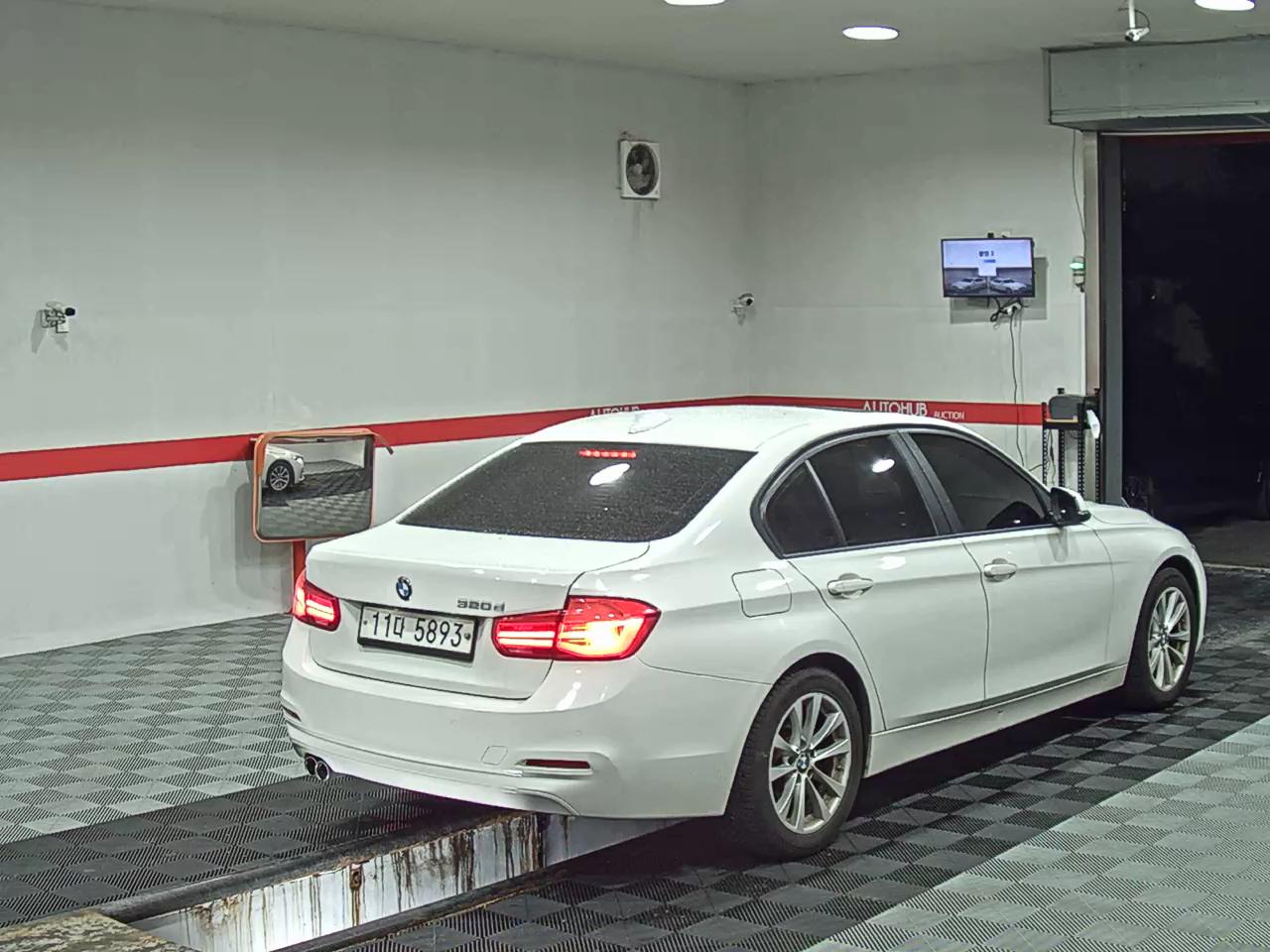 بي إم دبليو 3 Series (6Th Gen) 320D 2017 320d