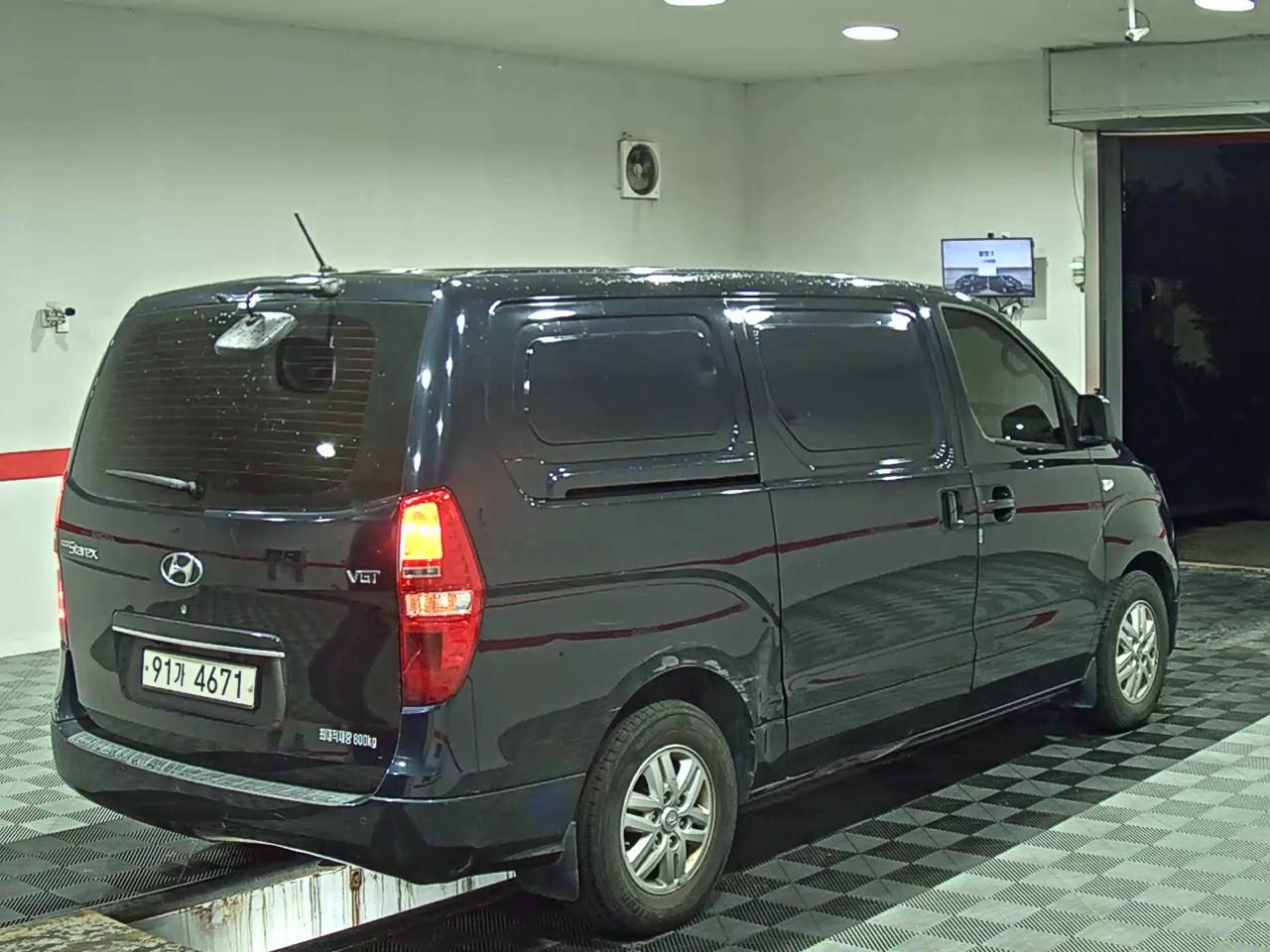 2021 - hyundai grand starex