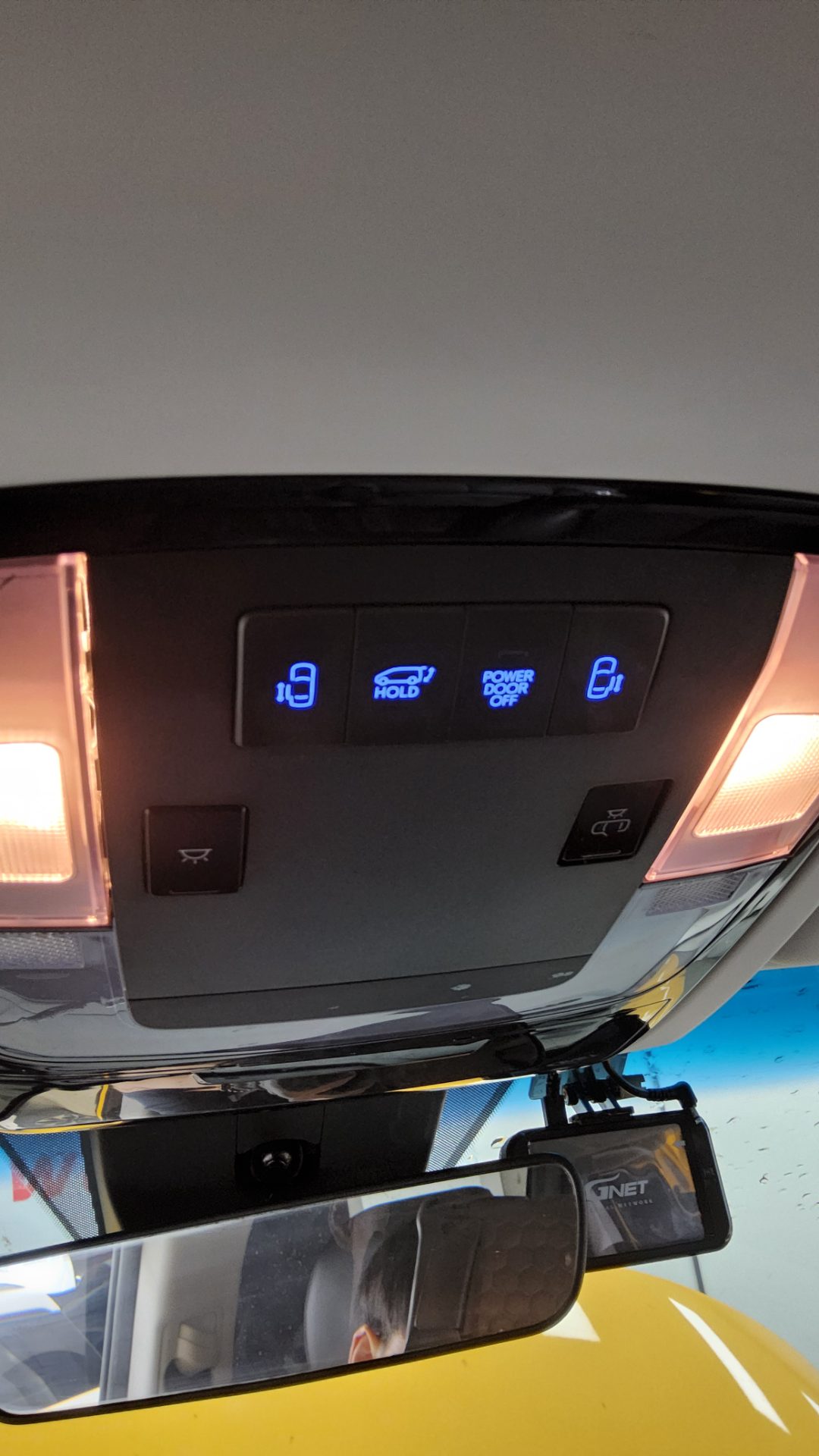 2022 - hyundai staria