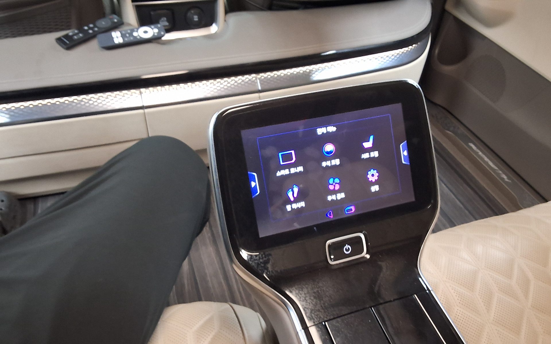 2022 - kia carnival
