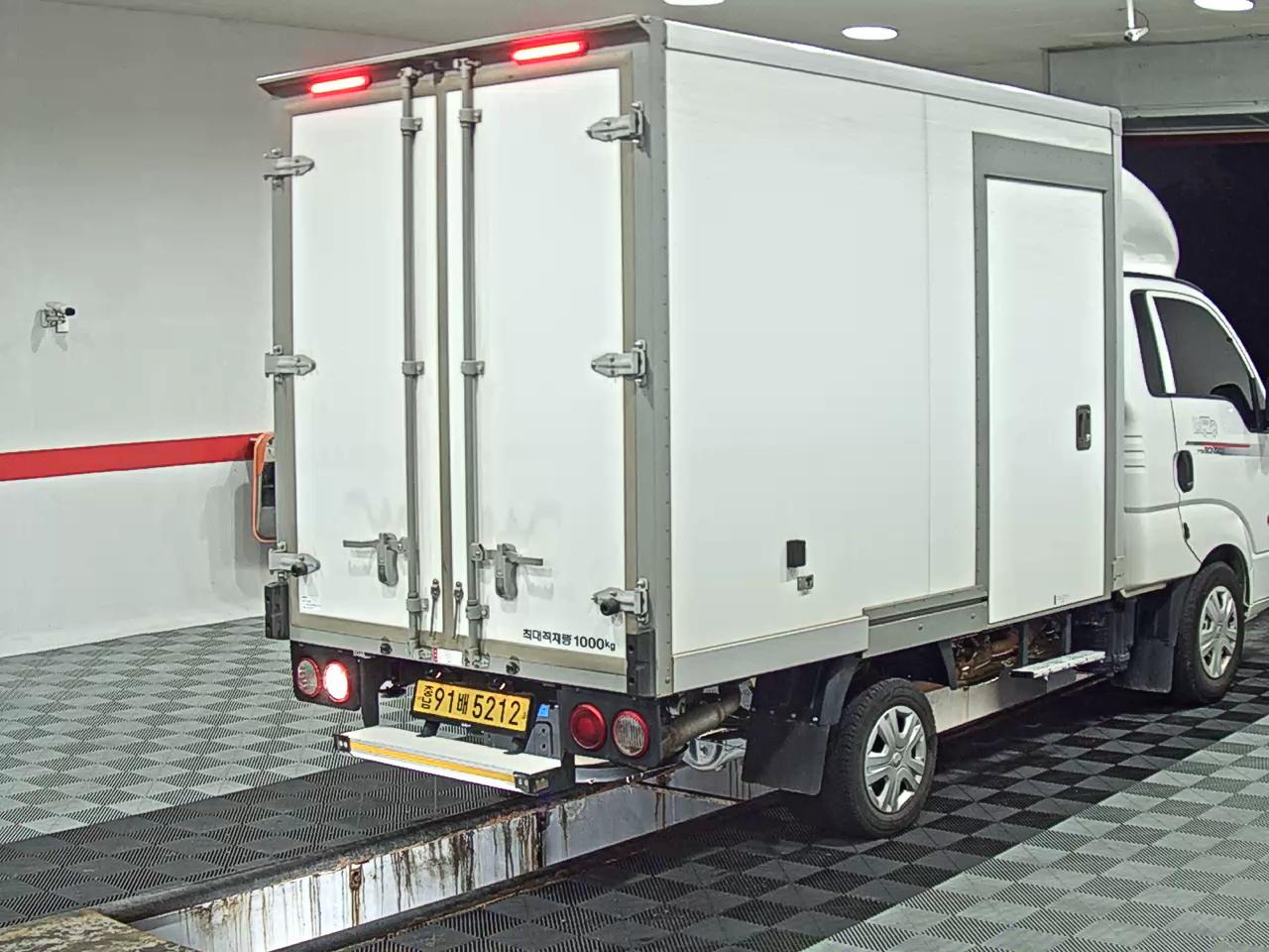 2025 - kia truck