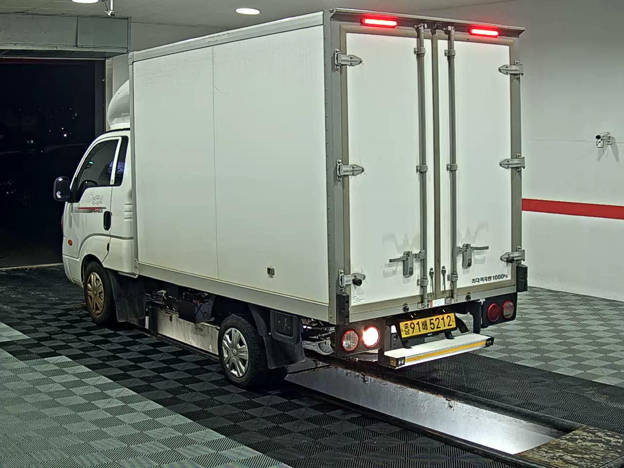 2025 - kia truck