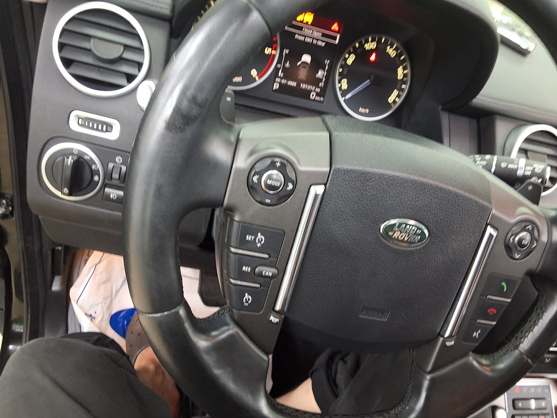 2016 - land rover discovery