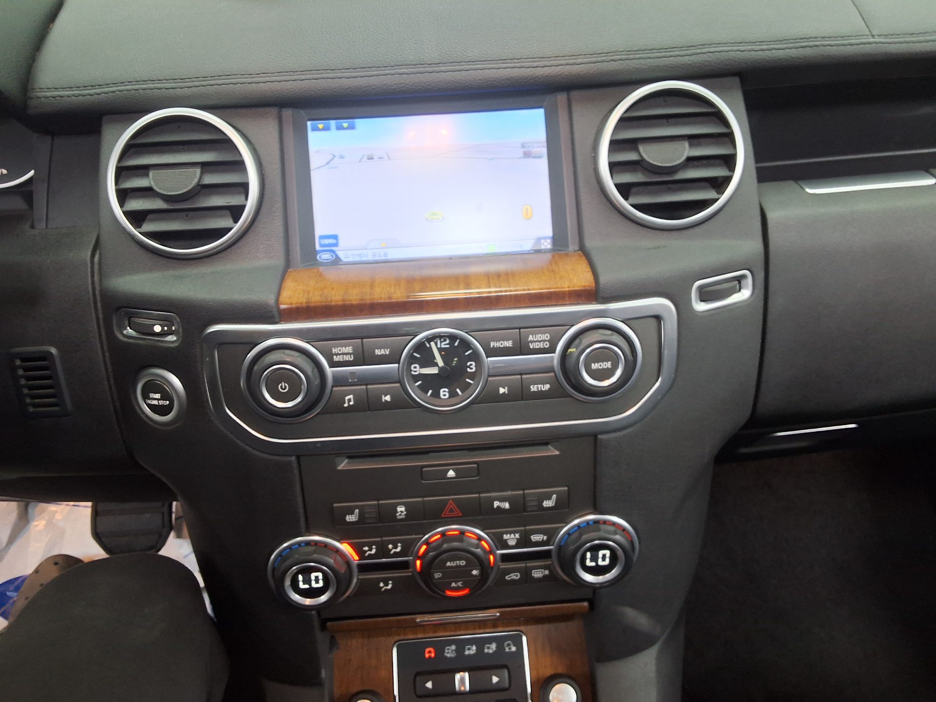2016 - land rover discovery