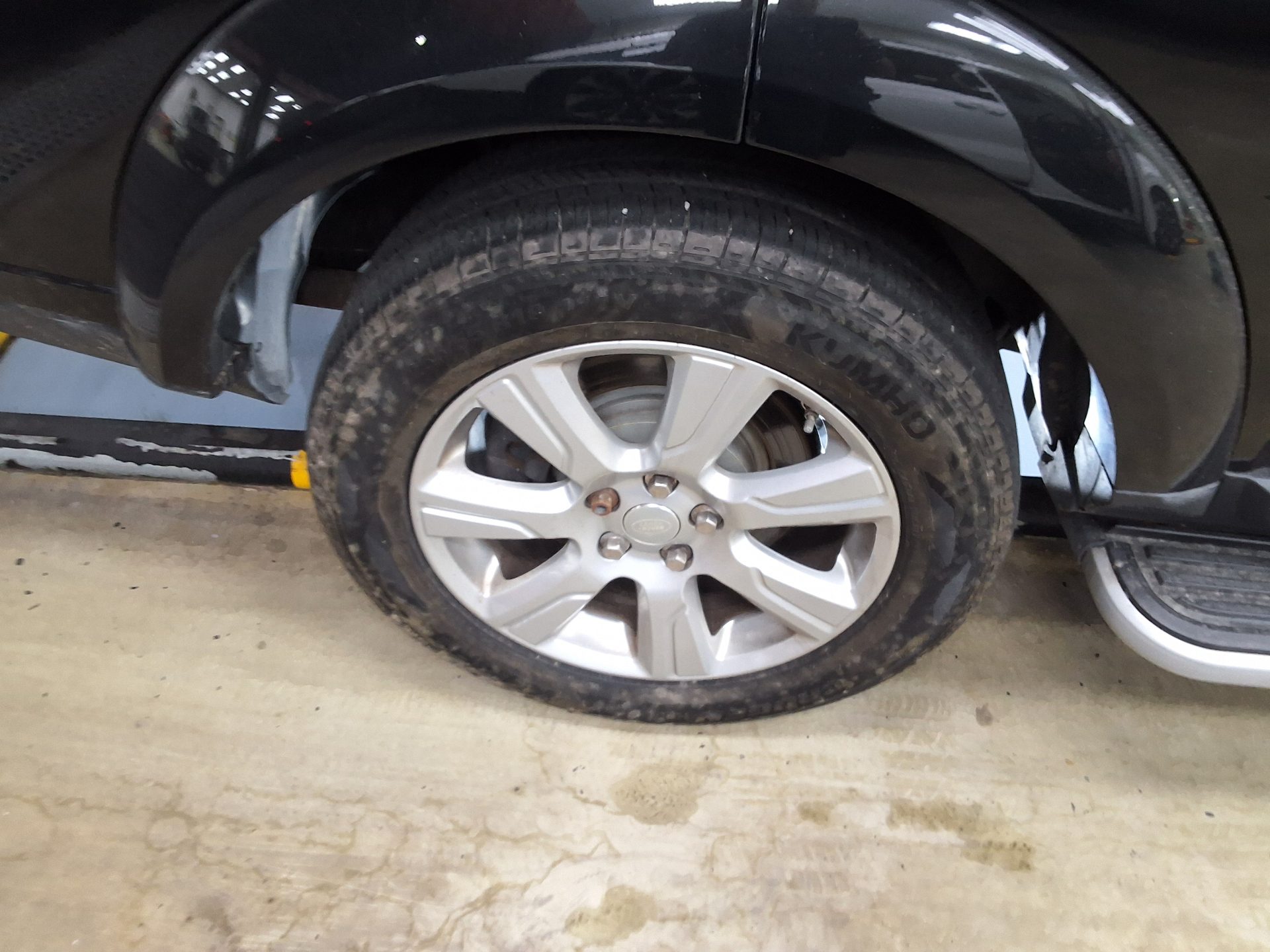 2016 - land rover discovery