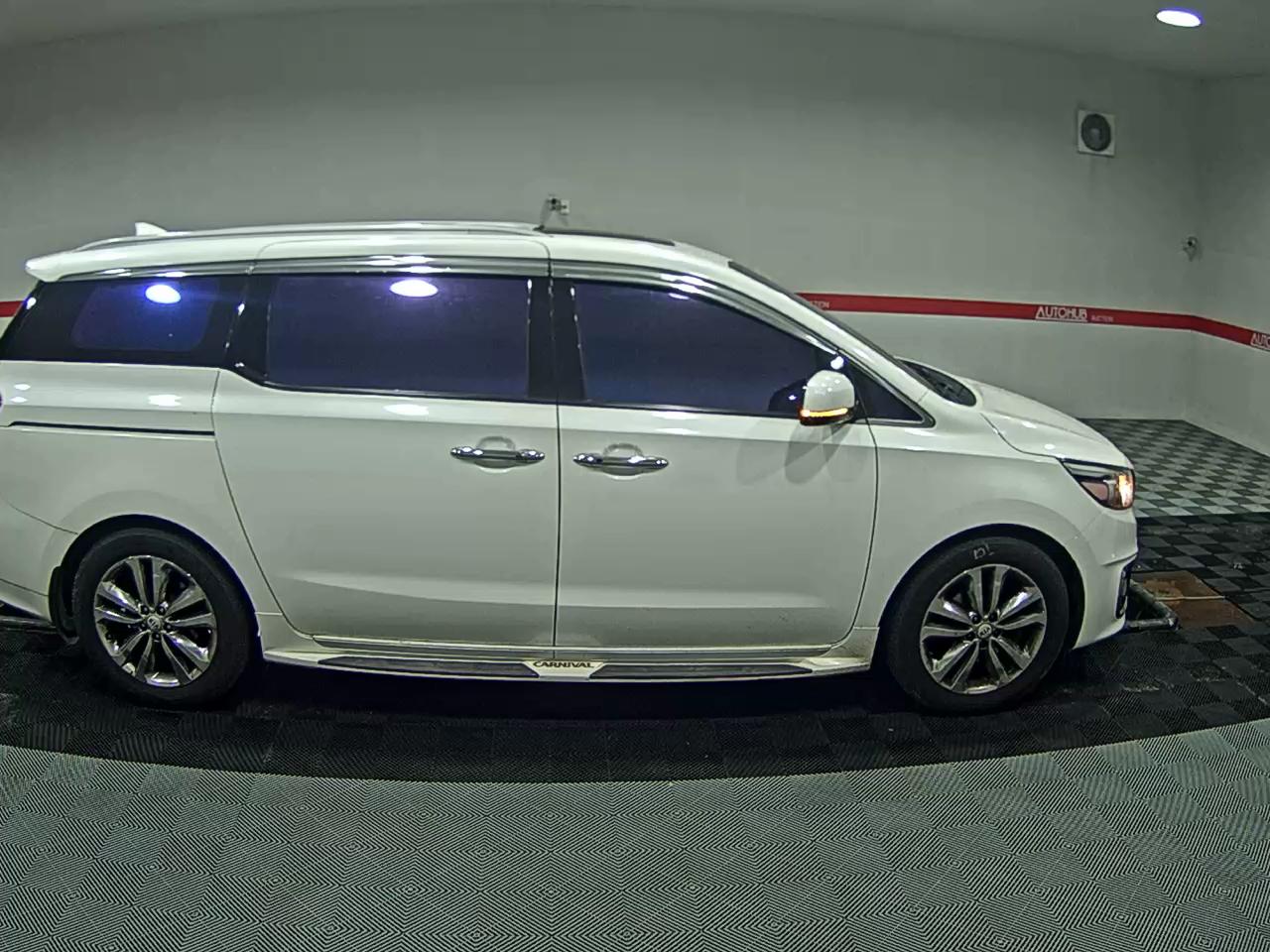 2018 - kia carnival