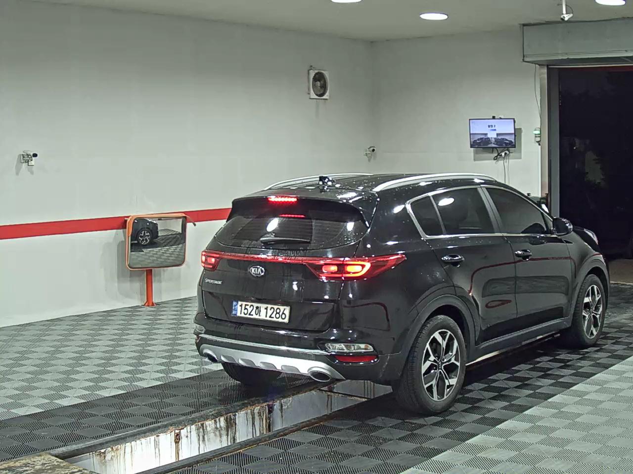 2021 - kia sportage