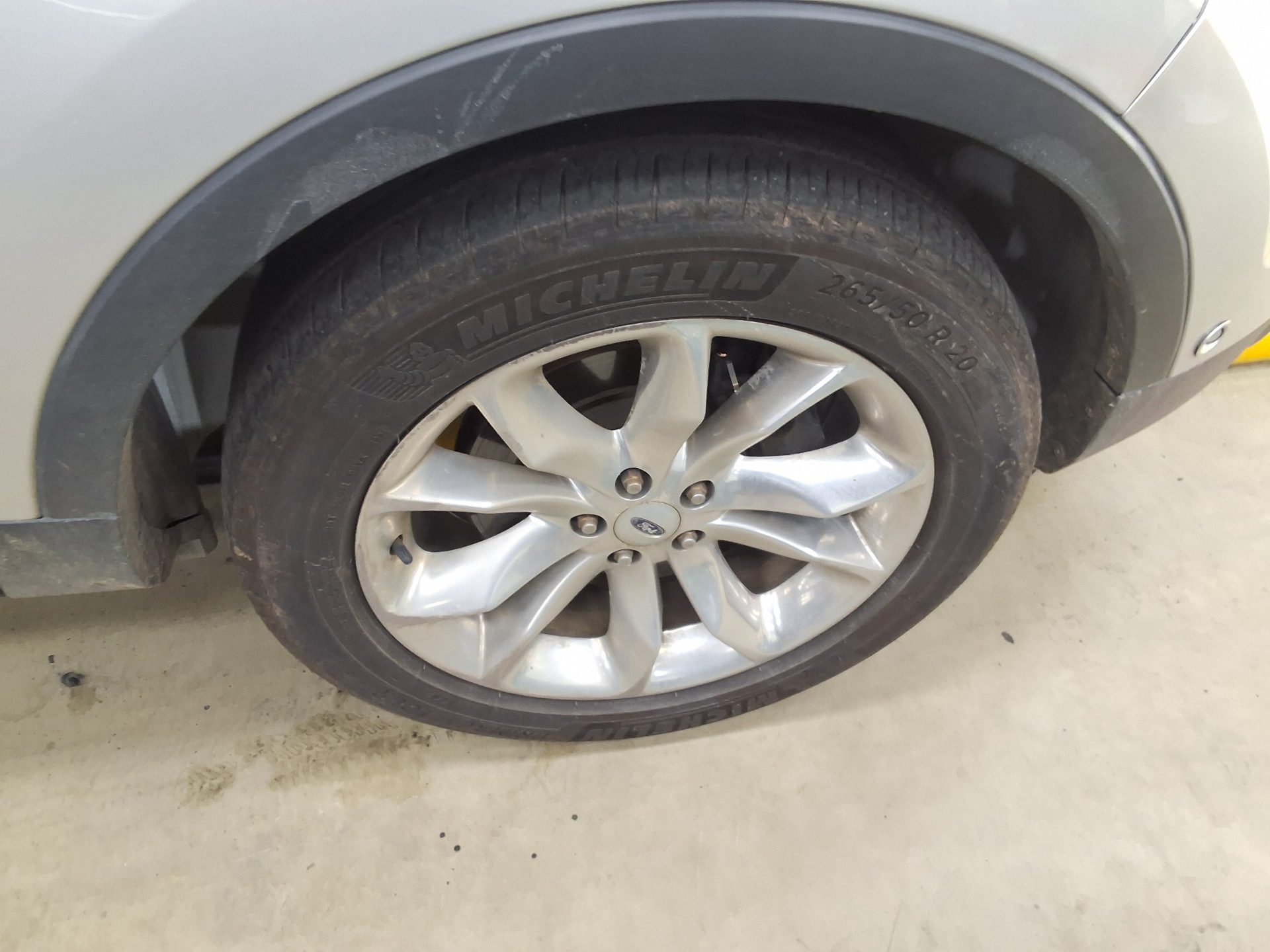 2013 - ford explorer