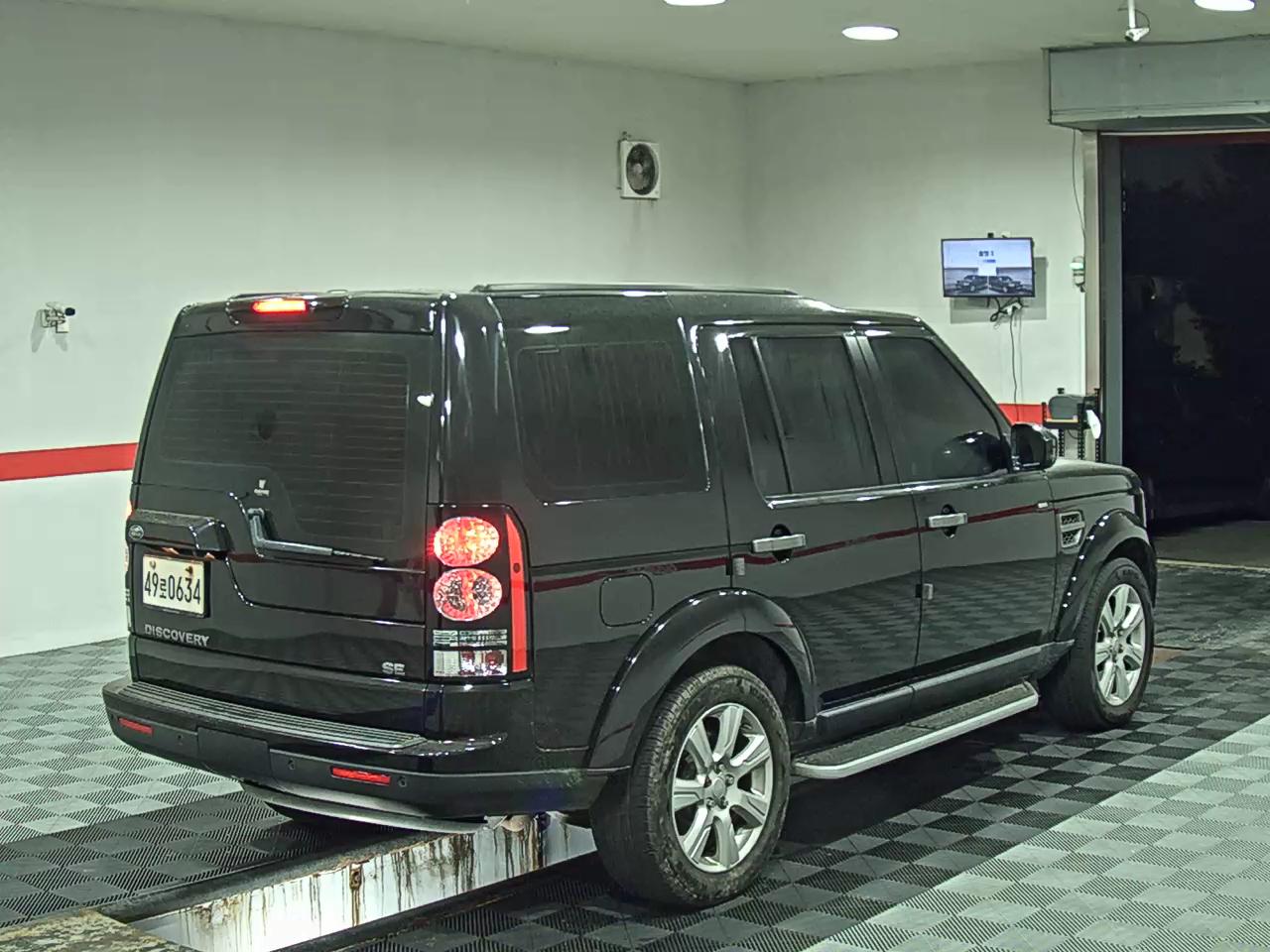 2016 - land rover discovery