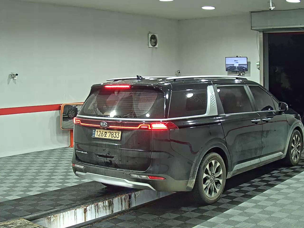 2021 - kia carnival