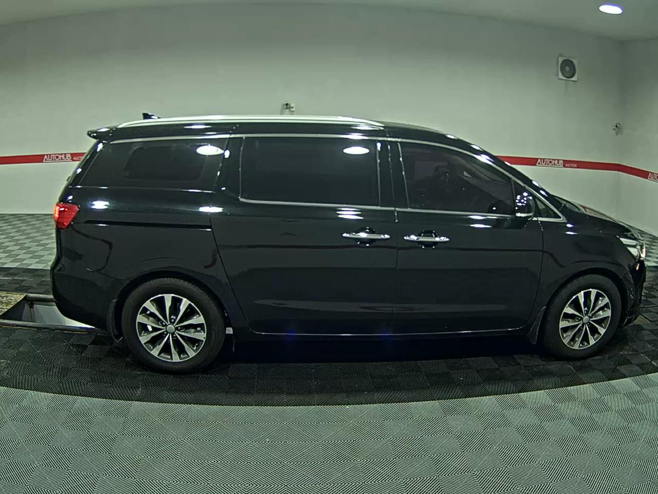 2017 - kia carnival