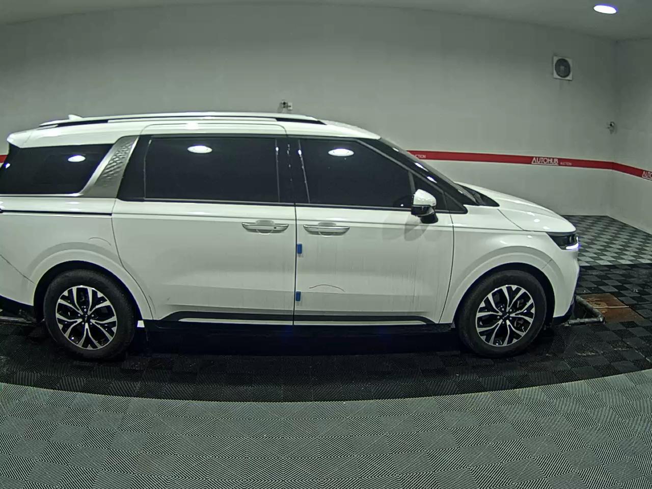 2023 - kia carnival