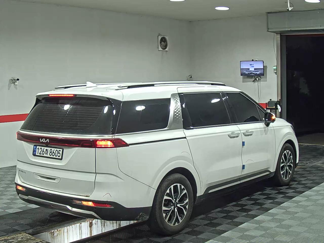 2023 - kia carnival