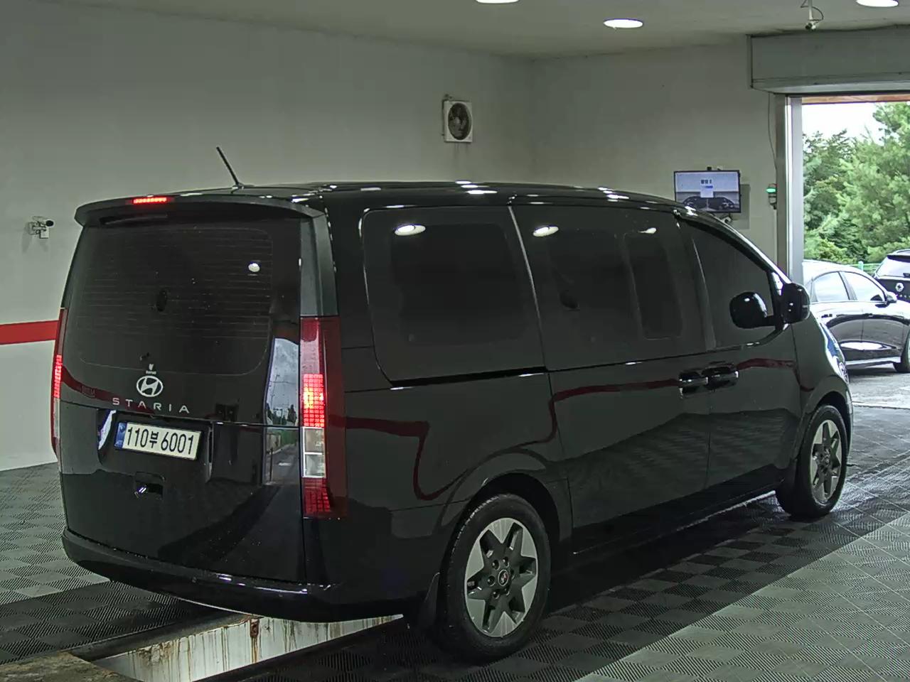 2025 - hyundai staria
