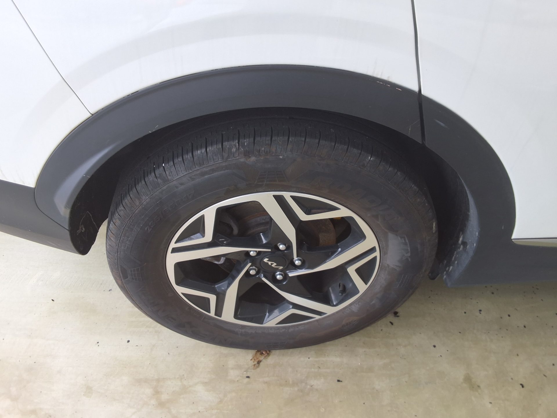 2023 - kia sportage